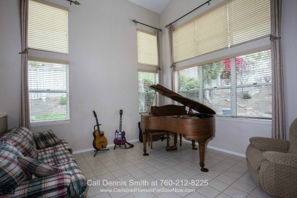 San Marcos CA Homes - Comfort, elegance and space are yours to enjoy in this home for sale in San Marcos CA. 